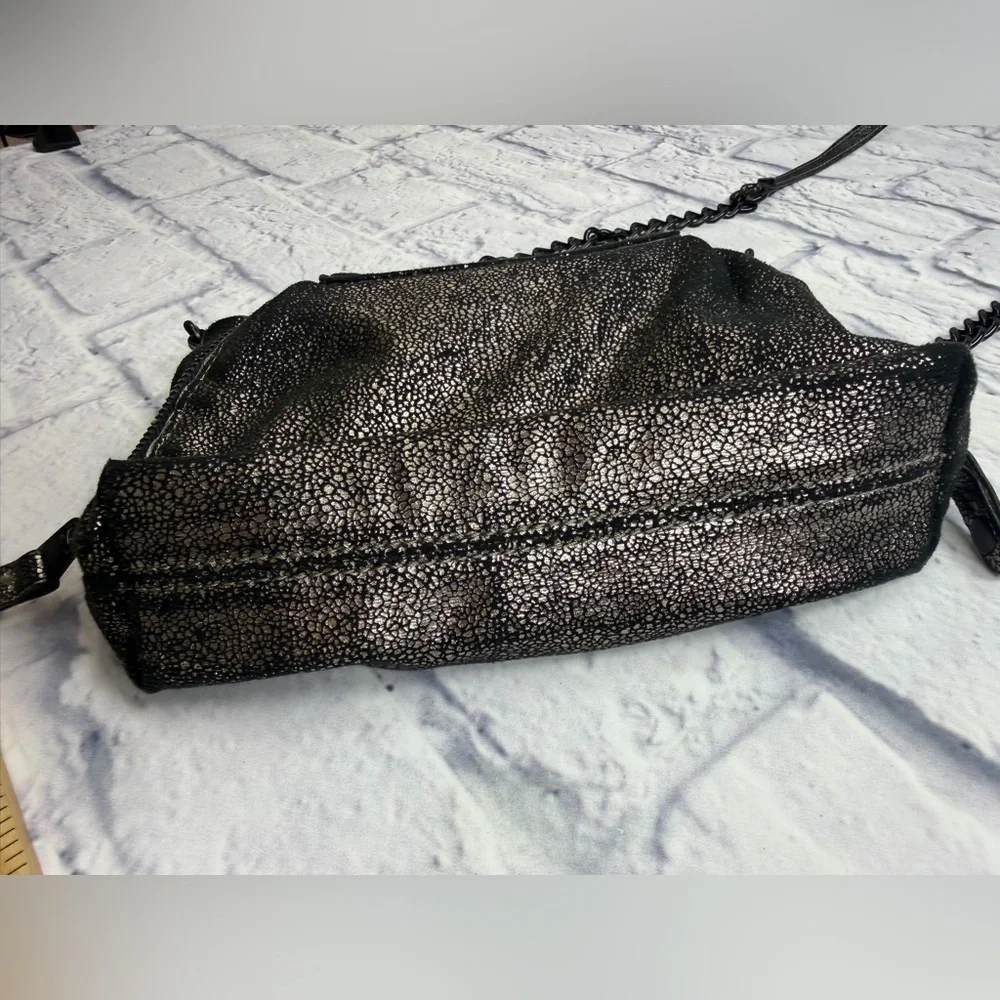 Gianni Bini Black Shimmer Chain Crossbody Bag. Night Out. Concert. Date Night.